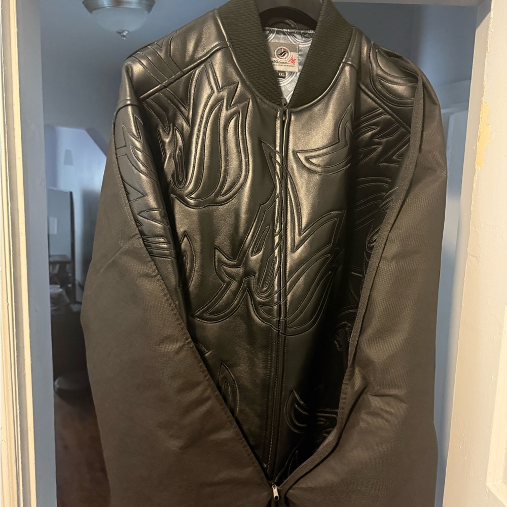 Stylish Black Embossed Bomber Jacket - image 1